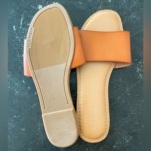 Old Navy Sandals SZ 8 Camel